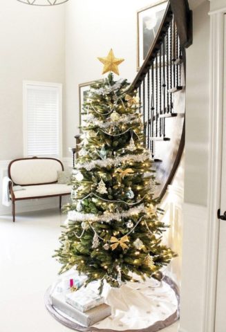 How to decorate a small Christmas tree: photos, ideas and tips