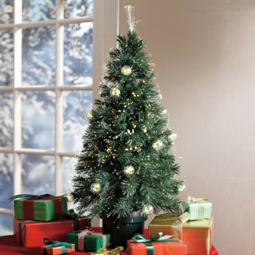 How to decorate a small Christmas tree: photos, ideas and tips