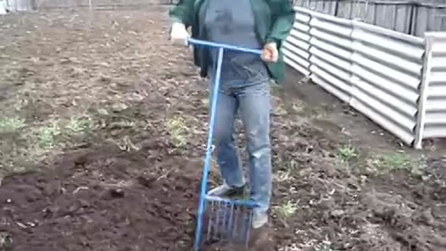 How to dig up the ground manually: with a shovel, quickly, easily, with a miracle shovel, in spring, autumn, photo, video