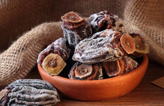 How to dry and dry persimmons at home