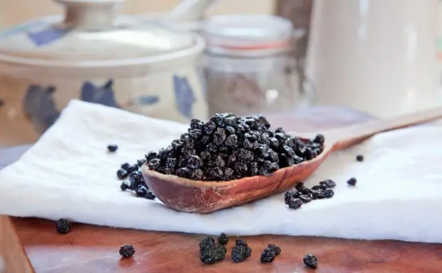 How to dry blueberries