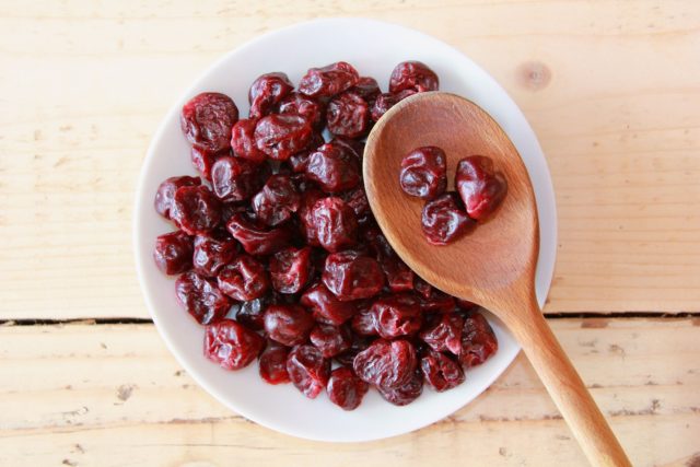 How to dry cherries at home for the winter