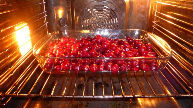 How to dry cherries at home for the winter