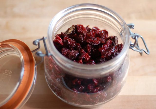 How to dry cherries at home for the winter