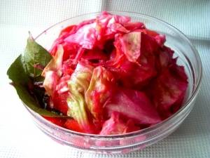 How to ferment cabbage with beets: a recipe