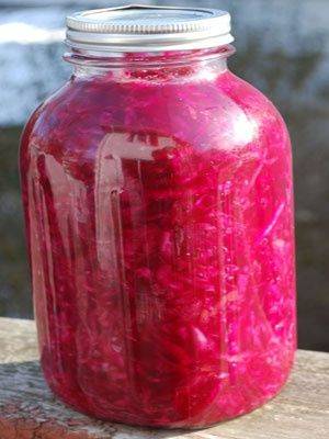 How to ferment cabbage with beets: a recipe