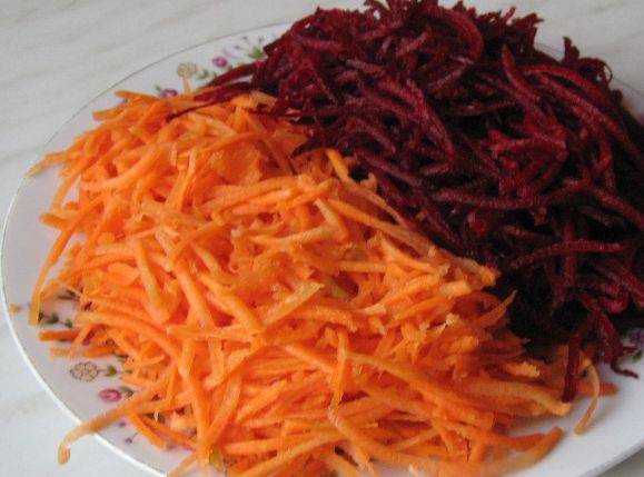 How to ferment cabbage with beets: a recipe