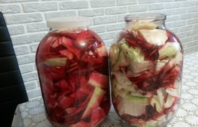 How to ferment cabbage with beets: a recipe