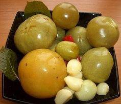 How to ferment green tomatoes in a bucket