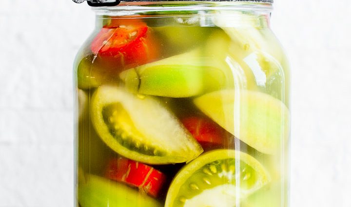 How to ferment green tomatoes in a saucepan