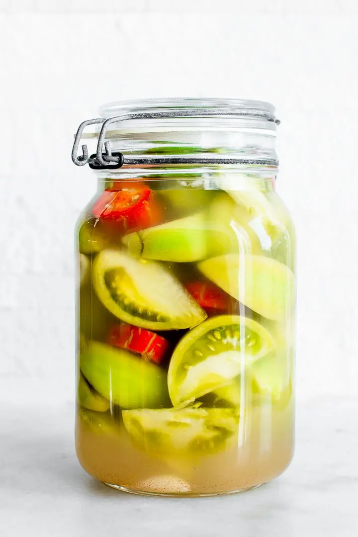 How to ferment green tomatoes in a saucepan