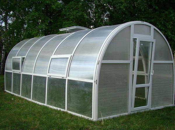 How to fix a polycarbonate greenhouse to the ground: instructions