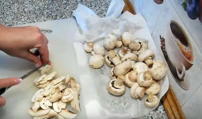 How to freeze champignons for the winter: useful tips