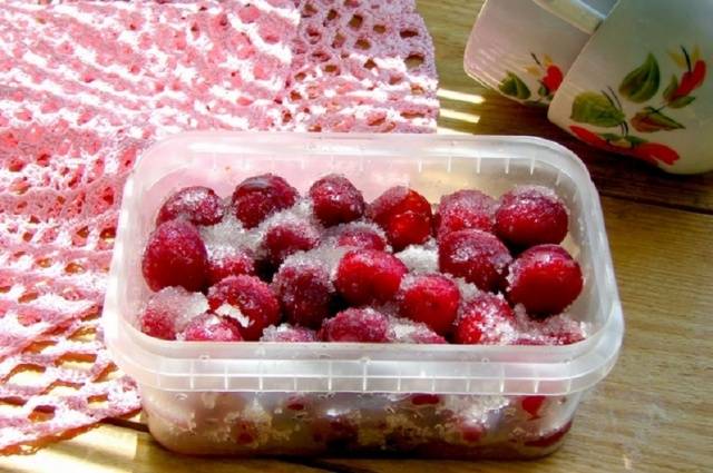 How to freeze cherries in a bone-in freezer