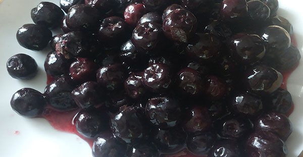 How to freeze chokeberry for the winter