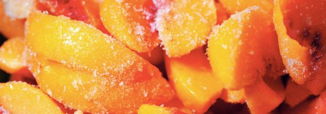 How to freeze fresh peaches for the winter