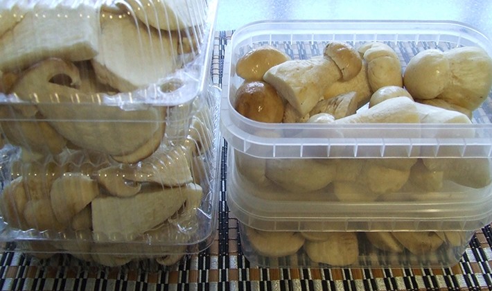 How to freeze milk mushrooms in the freezer for the winter fresh (with video)