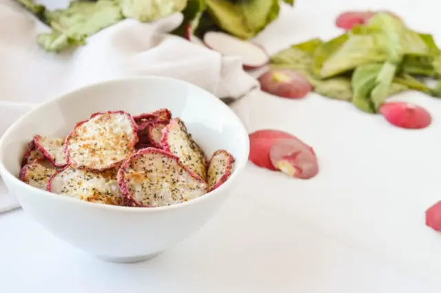 How to freeze radishes: is it possible to freeze, how to dry, how to store