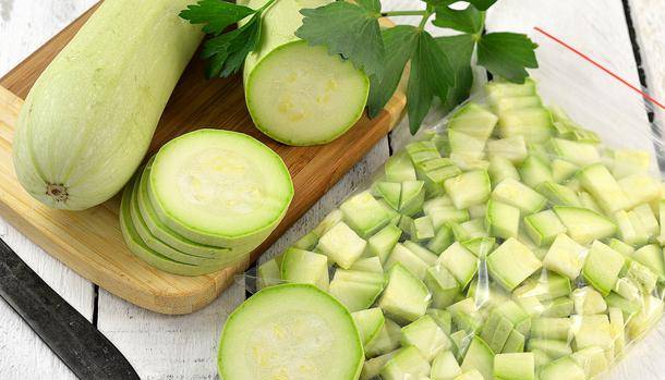 How to freeze zucchini for the winter at home