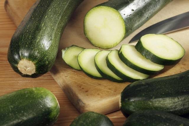 How to freeze zucchini for the winter at home