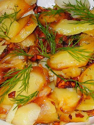 How to fry champignons with potatoes in a pan