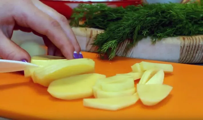 How to fry champignons with potatoes in a pan