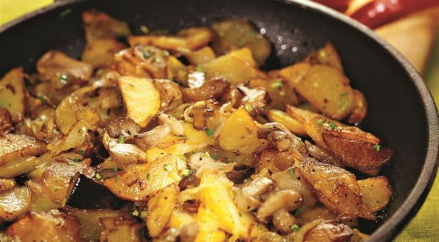 How to fry mushrooms with potatoes: in a pan, in the oven, in a slow cooker