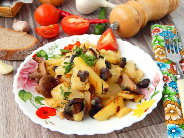 How to fry mushrooms with potatoes: in a pan, in the oven, in a slow cooker