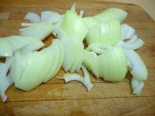 How to fry oyster mushrooms with onions in a pan