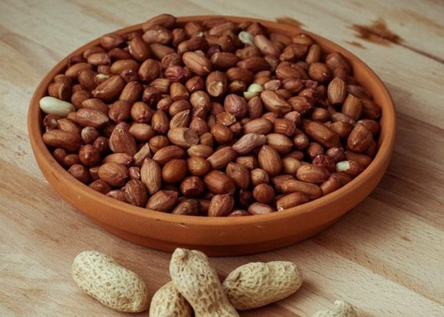 How to fry peanuts in a pan in a husk, in the oven, in the microwave