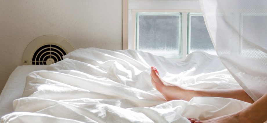 How to get enough sleep in hot weather? The simple way of the Japanese. It&#8217;s about setting up the bed