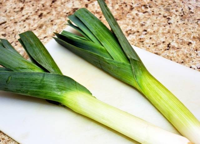 How to grow green onions in a greenhouse in winter