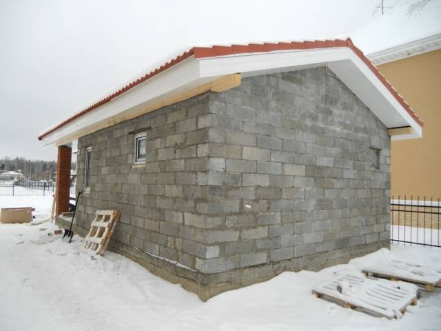 How to insulate a barn for the winter 