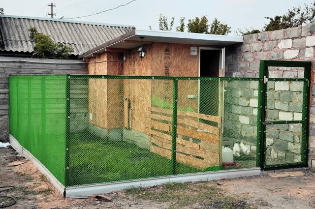 How to insulate the floor in a chicken coop