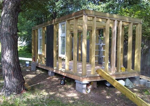 How to insulate the floor in a chicken coop