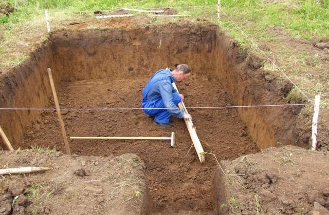 How to make a cellar for a summer residence