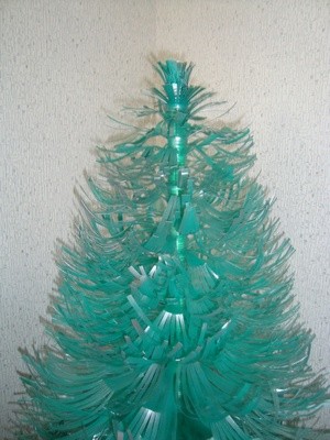 How to make a Christmas tree from plastic bottles: small, large, beautiful