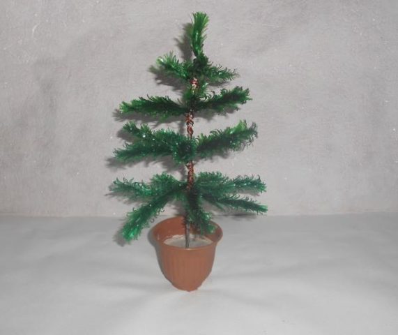 How to make a Christmas tree from plastic bottles: small, large, beautiful