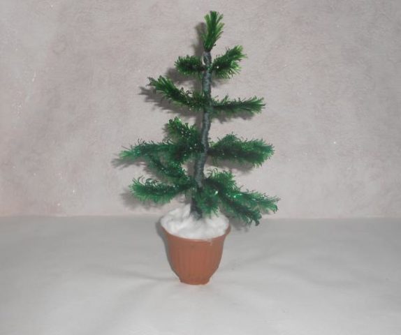 How to make a Christmas tree from plastic bottles: small, large, beautiful