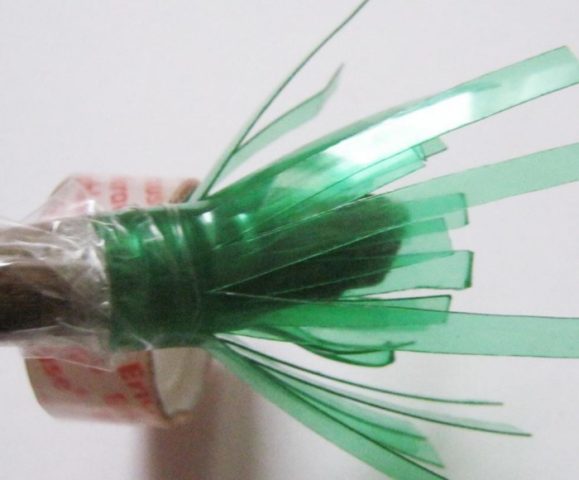 How to make a Christmas tree from plastic bottles: small, large, beautiful