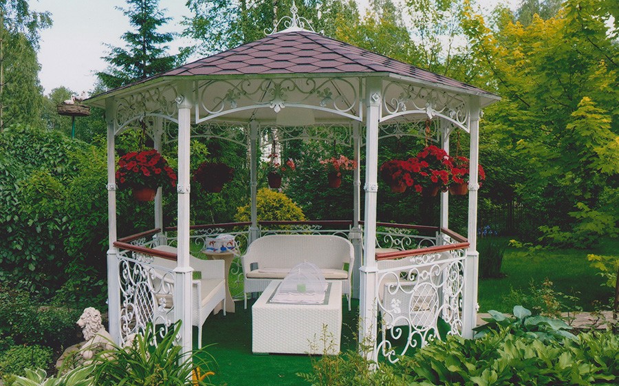 How to make a gazebo with your own hands from improvised materials: simple and original options for summer garden pavilions