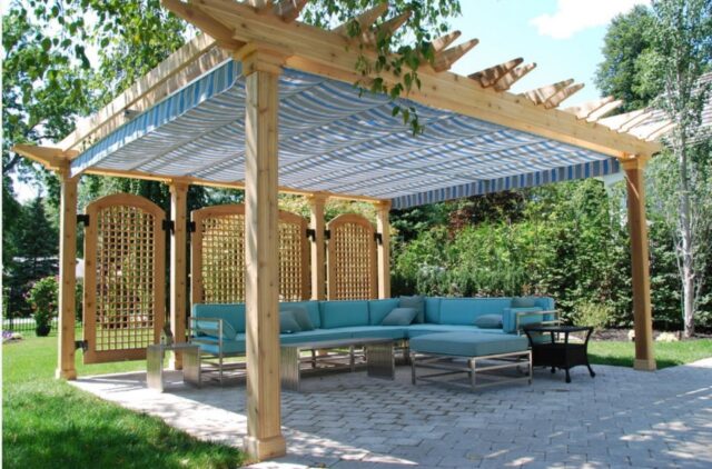 How to make a pergola for grapes with your own hands