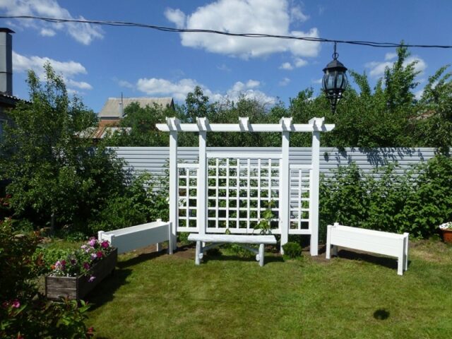 How to make a pergola for grapes with your own hands