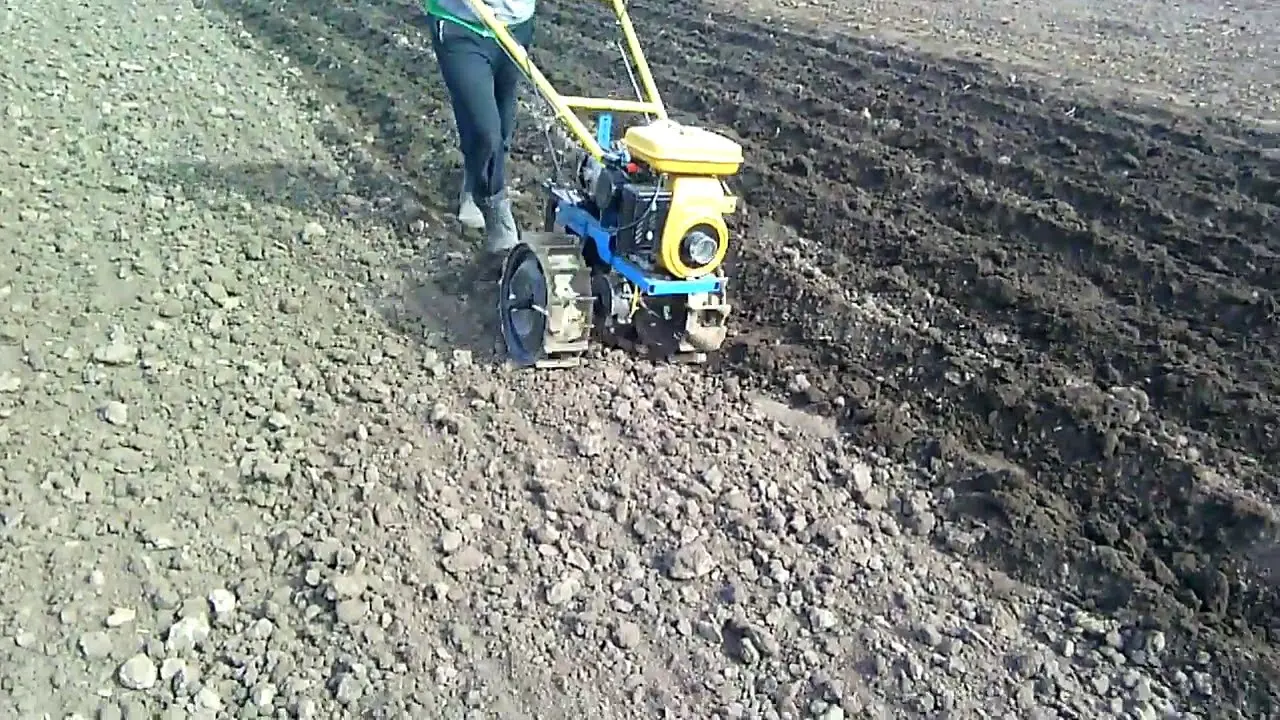 How to make a plow for a walk-behind tractor with your own hands