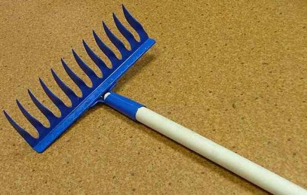 How to make a rake with your own hands