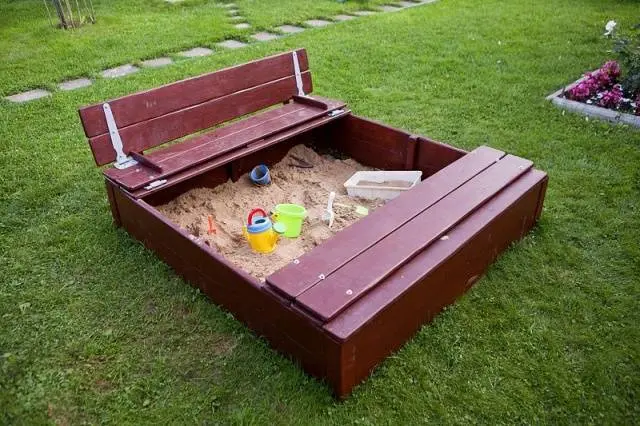 How to make a sandbox in the country with your own hands 