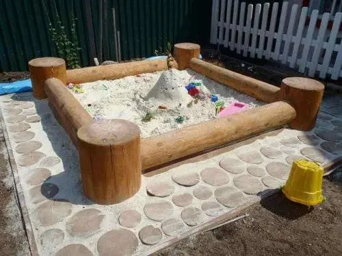 How to make a sandbox in the country with your own hands 