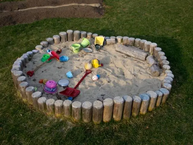 How to make a sandbox in the country with your own hands 