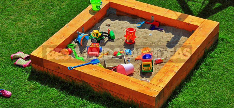 How to make a sandbox in the country with your own hands 