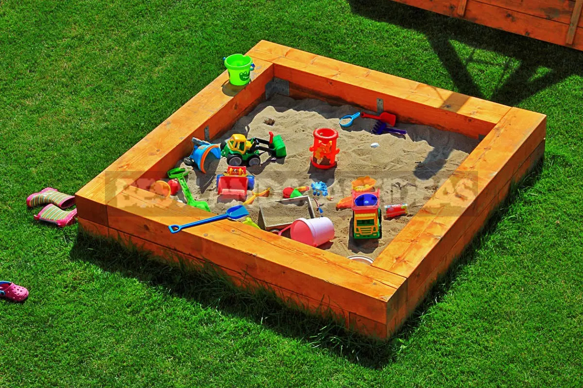 How to make a sandbox in the country with your own hands 